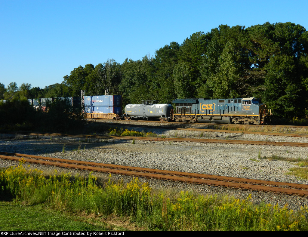 CSX 3292 (ET44AH)